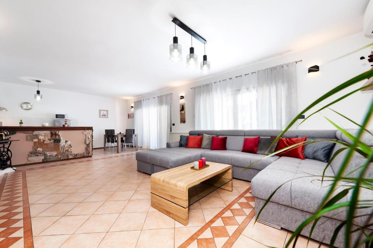 Apartment St. Antonio ロヴィニ エクステリア 写真