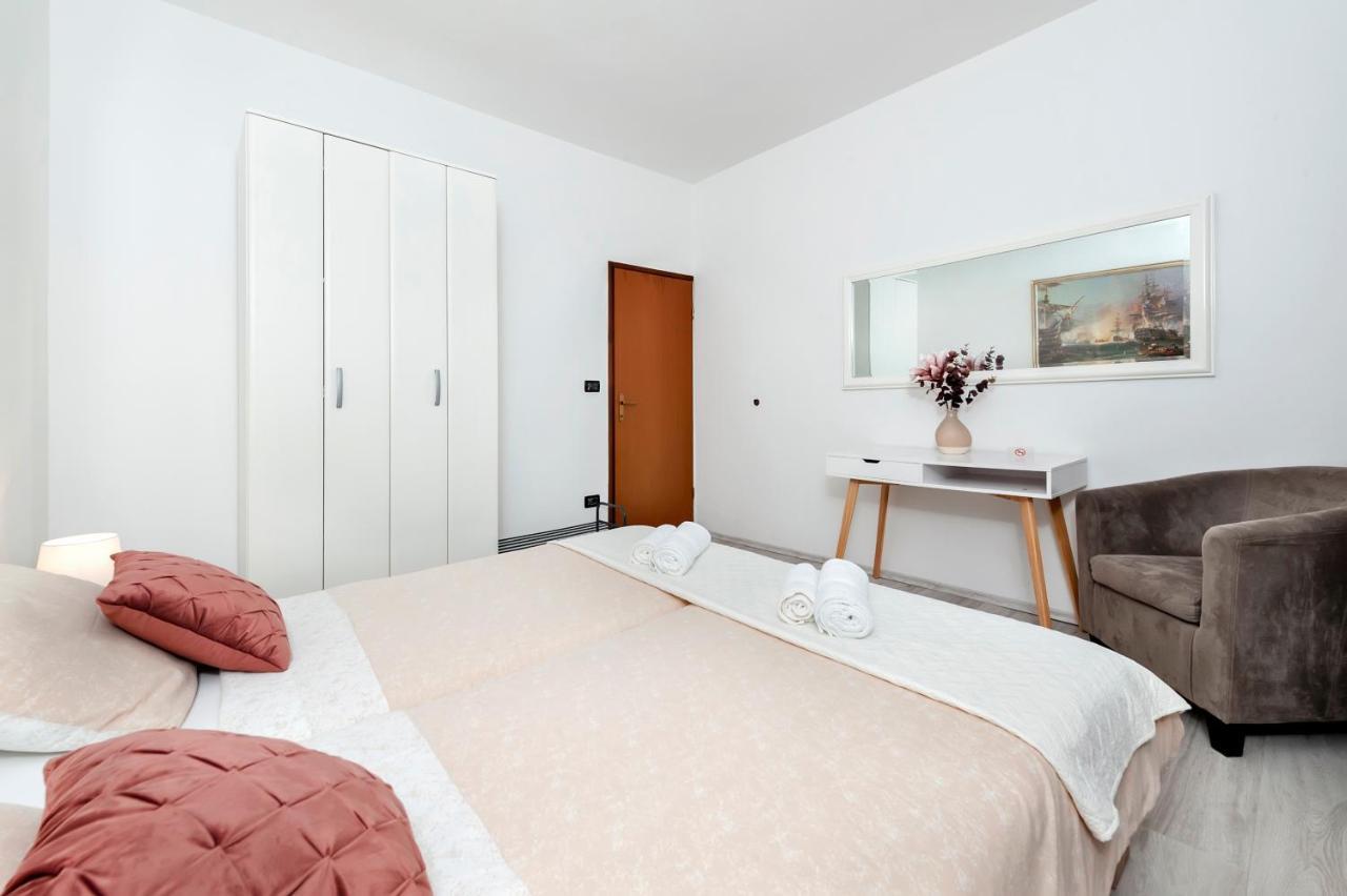 Apartment St. Antonio ロヴィニ エクステリア 写真