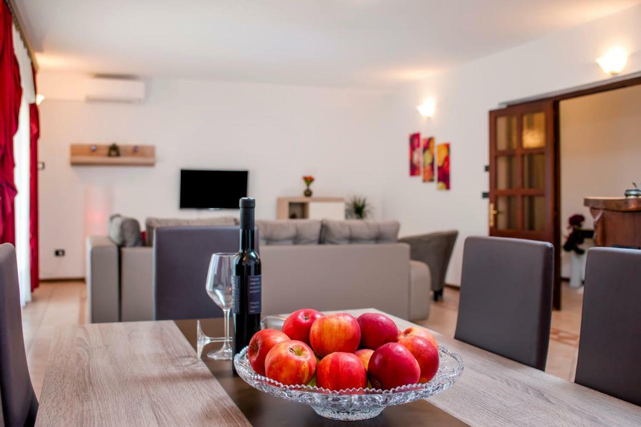 Apartment St. Antonio ロヴィニ エクステリア 写真