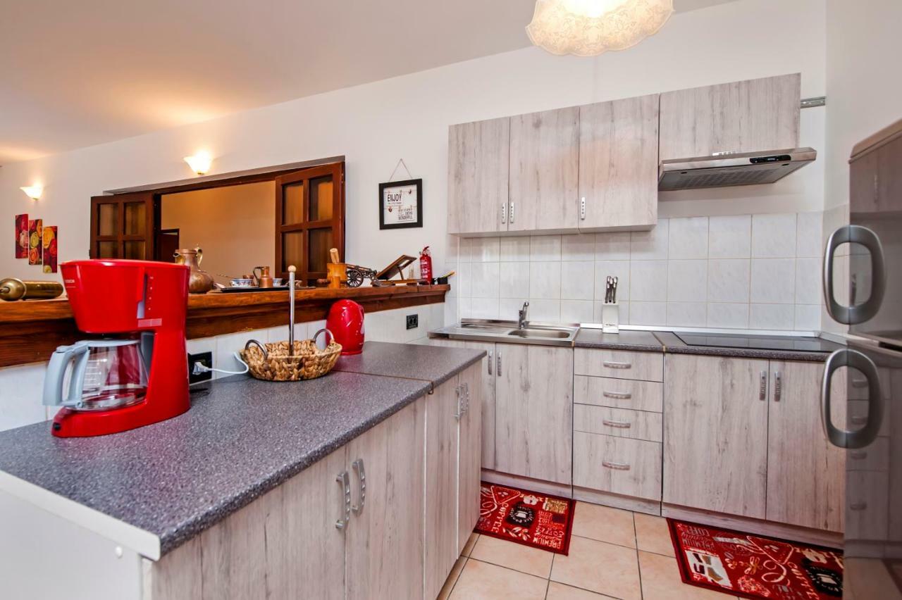 Apartment St. Antonio ロヴィニ エクステリア 写真